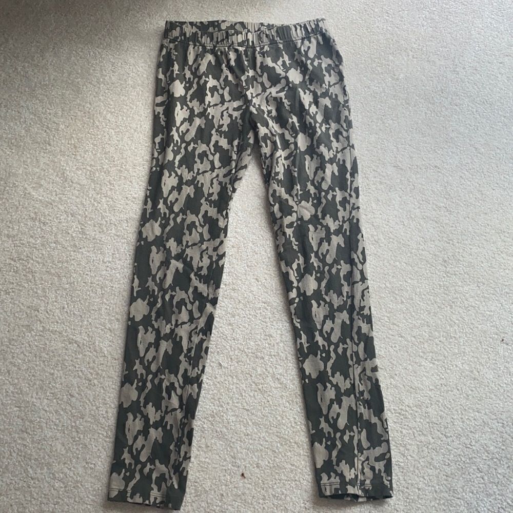 “FOREVER 21” Camouflage Leggings! 
